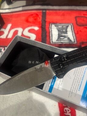 Benchmade Black Folding Pocket Knife - Black/Silver